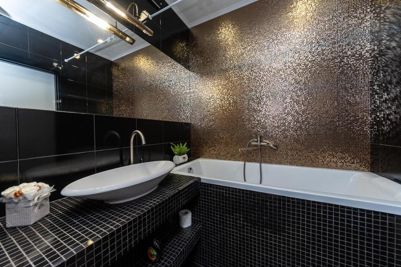 Fashionable Panoramic Apartments Dnieper. Obolon 基輔 外观 照片