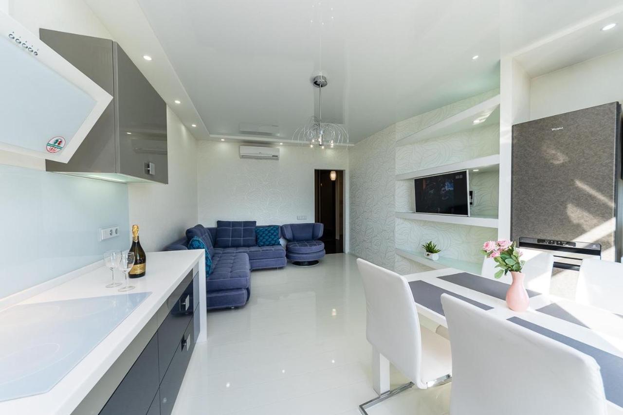 Fashionable Panoramic Apartments Dnieper. Obolon 基輔 外观 照片