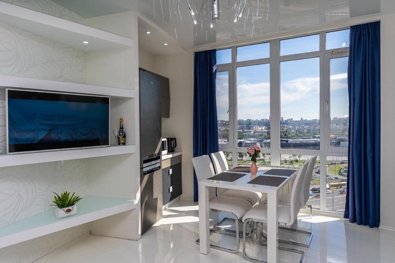 Fashionable Panoramic Apartments Dnieper. Obolon 基輔 外观 照片